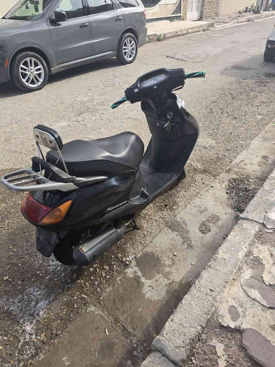 السلام عليكم دراجه سبيسي للبيع دراجه جديده صار ٣ أشهر نازله من رنبه دراجه جديده خير من الله السعر واحد وربع وبيها مجال  الشراي يتصل ودلل ***********
