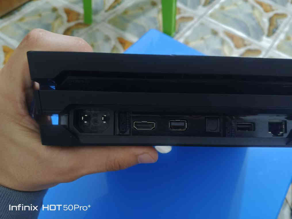 سلام عليكم بلي ٤ برو واحد تيرا  اون لاين الجهاز نضيف كلش كدام عيونكم  ما فتوح ولا مصلح وملحقات كامله وجوستك اصليه وبي ٦ العاب بداخله بيس ٢٥ وبيس ٢٦ سعره ٢٥٠ وبي مجال مكاني نجف مراسله واتساب فقط ***********
