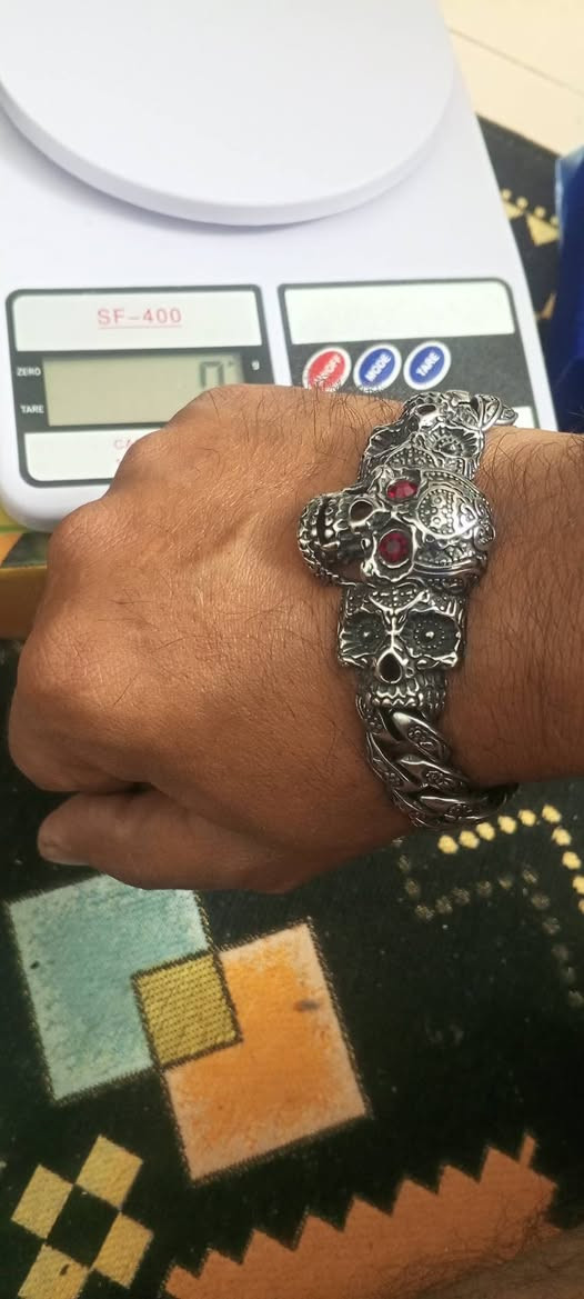 سوار فضه استريلني مختوم 925 ب50 الف بغداد الدورة 
***********
