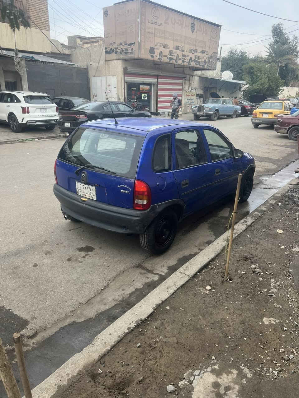 سيارة اوبل كورسا للبيع موديل 95 محرك 1400 مفتوح وكير عادي السيارة بحالة جيدة جدا  الاتصال بغداد *********** السعر 25 ورقة
