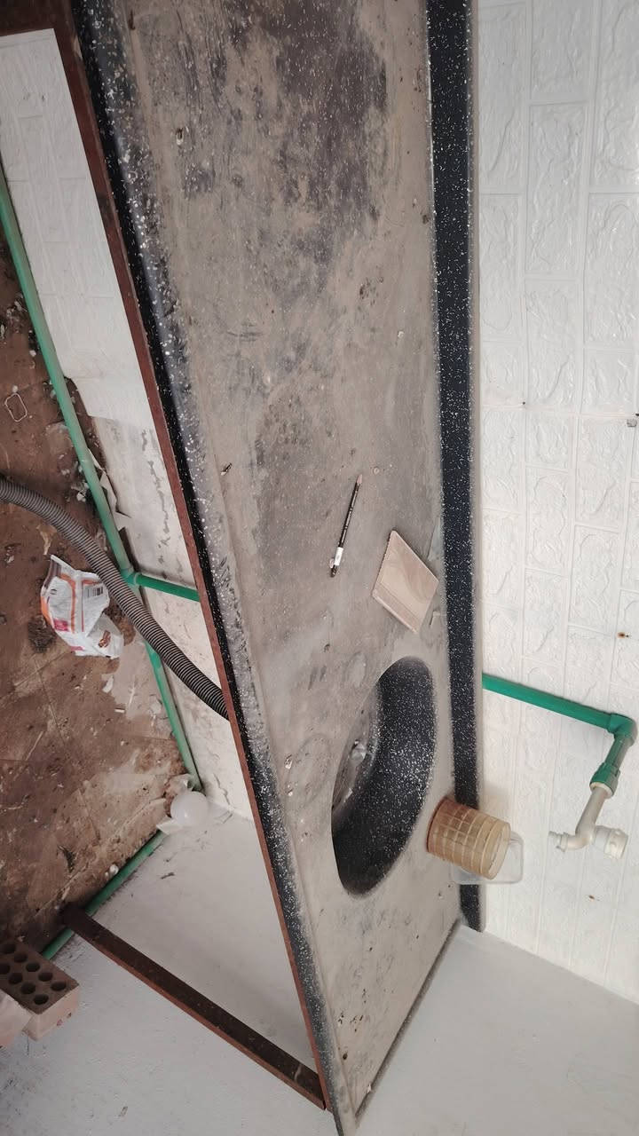 السلام عليكم غرفه اخشاب عراقي نظيفه كلش سعر 900 وبيه مجال سنك عدد 2 مرمر معه كاونتر المنيوم سعر 500 وبيهن مجال شهربان تلفون ***********
