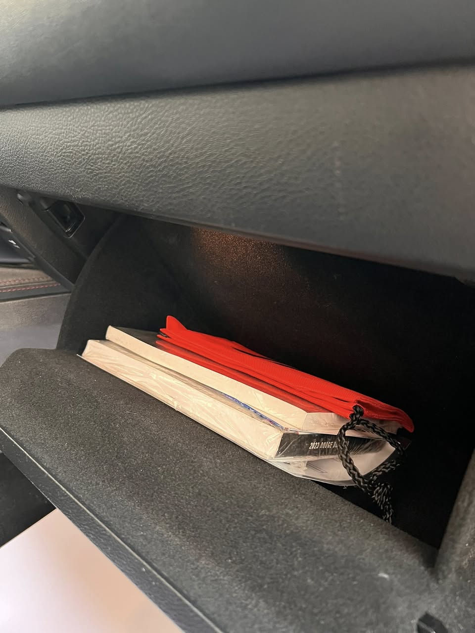 السلام عليكم …🌹🔥
للبيع دوج دورانگو جي تي بلاص اصل  بلاك اديشن فول فول مواصفات ١/١ موديل 2023 وارد امريگي ضرر جدا بسيط اخت الكلين فقط ( قبغ الصندوق جزء منه فق ) وباقي كفاله عامه بجم كبس شركة ( بدون ايرباك ) برغي ممفتوح بالبدي ابد رقم بغداد ( سنويه باسمي  ) وهزه وفحص جديد السياره حرفيا ع وضع الشركه كير مكينه حداديه كله لوك البدي ولابرغي مفتوح بيها ابد بشرط ماشيه 46mi غراضها البلاديه كله وياها موجوده ( بصمتين شركة ) كتلوكاتها ارضياتها بلجيس ممفتوحه السياره بدون اي نقص كلشي بيه بلاد بدون اي فتح وبيه سونار من بدي كار جديد وعليه تغليف PPF كامل ….. 
مواصفات ….
_________________________________________
بصمة
سلايد 
رادار امامي
داخل جلد ميتط احمر
كشنات الاماميه كهرباء
تدفئه وتبريد بالكشنات الاماميه
تدفئه بالكشنات الخلفيه
خزن ميموري السايق 
مري قلاب ع بك
جنطه كهرباء
رادارات جانبية
نظام خروج من المسار وقياده اليه 
استرين ميموري وكهرباء
دركه حرف D مال GT
كشنات الخلفيه متصل 
تجاوي كهرباء
اوتو استوب خلفي 
حساسات اماميه
حساسات خلفيه
شاشه كبيره حجم 10.5 أنج تجي بس بالفول جميع الاوبشنات مفتوحه + خرائط GPS
شاحن لاسلكي 
كير ٨ نمر 
شفتات استرين
كامره خلفيه دواره فول HD
نظام ايكو 
دكمة سبورت
تشغيل عن بعد
نظام اطفاء محرك عند وقوف لفتره طويله
تبريد مركزي اكيد 
نظام تراكشن 
ويل كب حجم 20 اصل 
مري وسطيه والجوانب معتم
نظام ترحيب 
كشافات زينون 
اخوان اغلب مواصفات كتبتها للتوضيح حتى العالم تعرف فول شنو  السياره مثل مذكرت طخته فقط بسيطه بقبغ صندوق وكرر بدون ايرباك وبدون اي نقص وراح ارفق رقم الشاصي ( 1C4RDHDG4PC602300 ) والسونار موجود هم السياره حرفيا جديد وعارضه بسعر حلو مال بيع …
مكاني بغداد / حي الجامعة
السعر / ٣٣٨ وبيه مجال بسيط كلش 
للاستفسار اكثر / ***********
وأسف ع الاطاله 🌹
