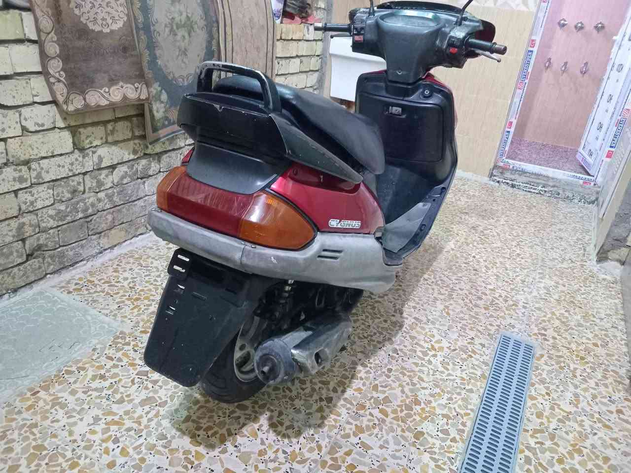 ياماها فضائي فراشة حديث سرعه ١٠٠ ياباني اصلي ام البليته  كفاله عامه من كلشي دراجه برغي ما مفتوح بية وكله بلادية وكله شغاله اي نقص مابية  صاله ٦اشهر نزلته رنبة على ايدي محرك مكفول اوراق كامله السعر قفل ٦٠٠مكاني مدينه الصدر *********** الشراي يتصل غير متواجد نت
