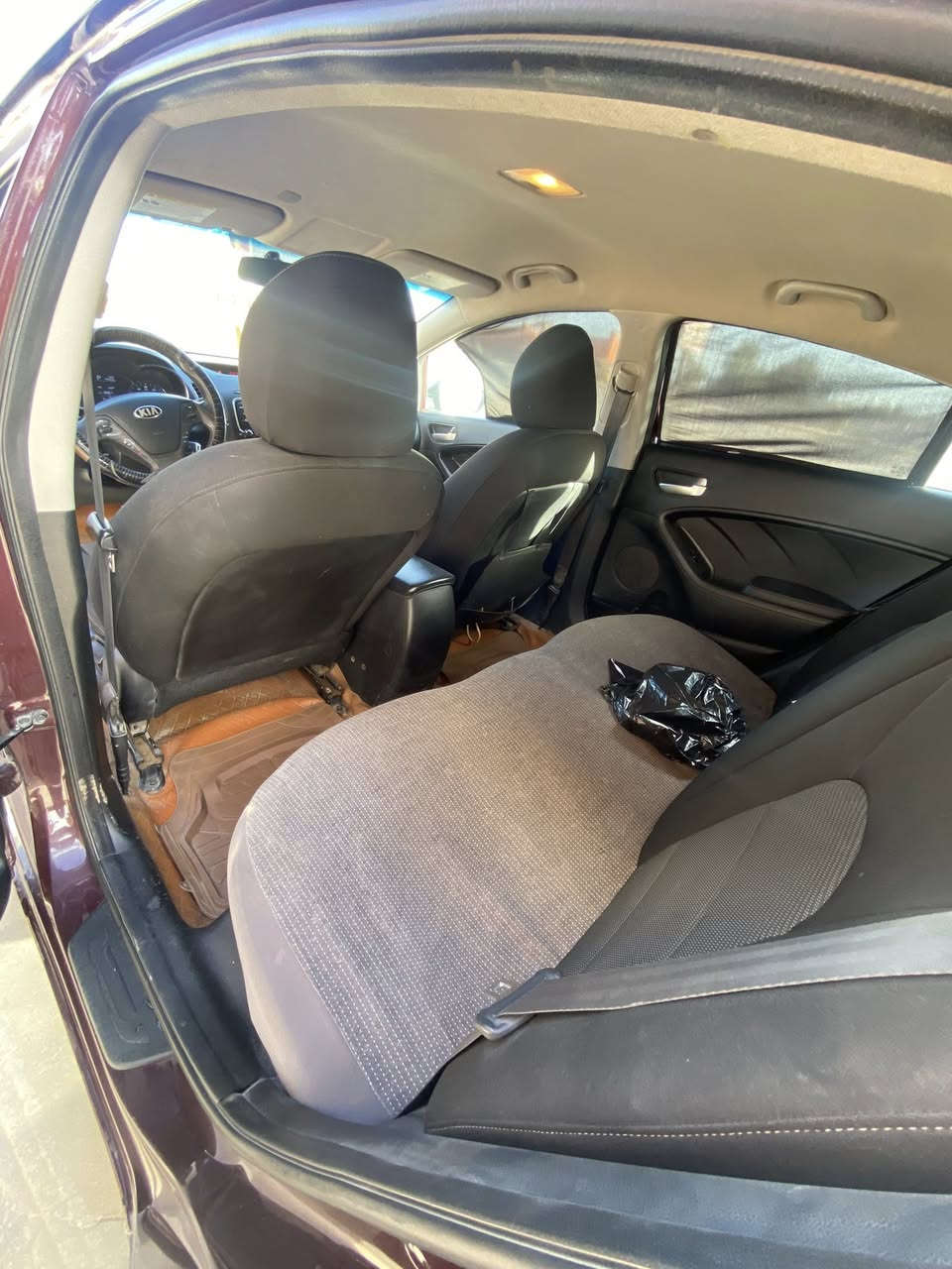 السلام عليكم
فورتي موديل 2017 
لون احمر كرزي

مكينه 2000 دوش 

كير ATM 

نص مواصفات عاديه تحكم ستيرن ثلاث انظمه قياده  

حادثها بس دعامية من امريكا ورقم الشاصي مرفق بالصور 

رقمها قادسية حره بأسمي

عنوانها الديوانية - النسيج 
***********
