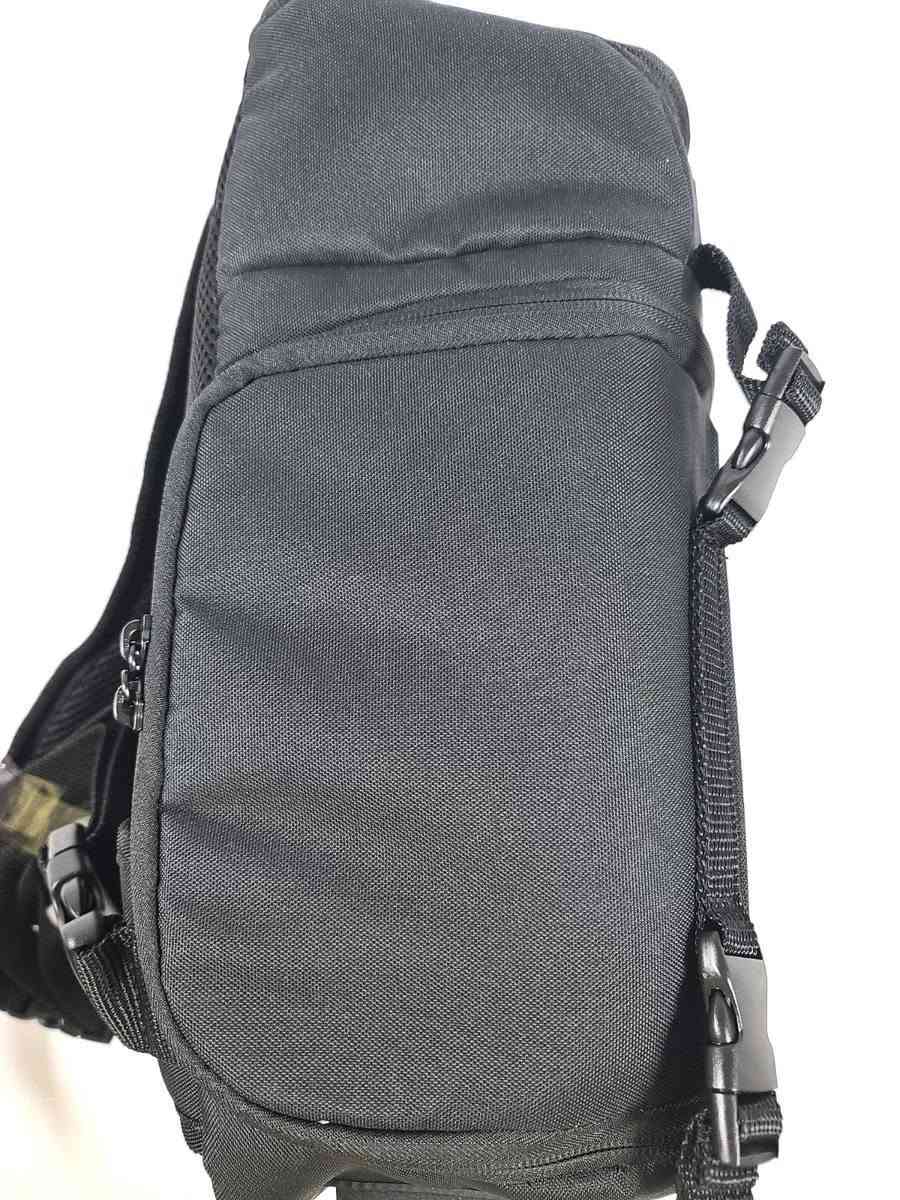 جنطه كامره ظهر لحمل كاميرا SLR - 9.25 × 7.5 × 16 بوصة، أسود، من ماركه  أمازون بيسكس


**إذا كنت صاحب هذا الإعلان وتريد حذفه لأي سبب، رجاءا أرسل رسالة إلى الدعم الفني**