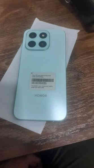 موبايل للبيع جديد مامستخدم السعر ١٨٠ الاتصال *********** كربلاء حي الإطارات
