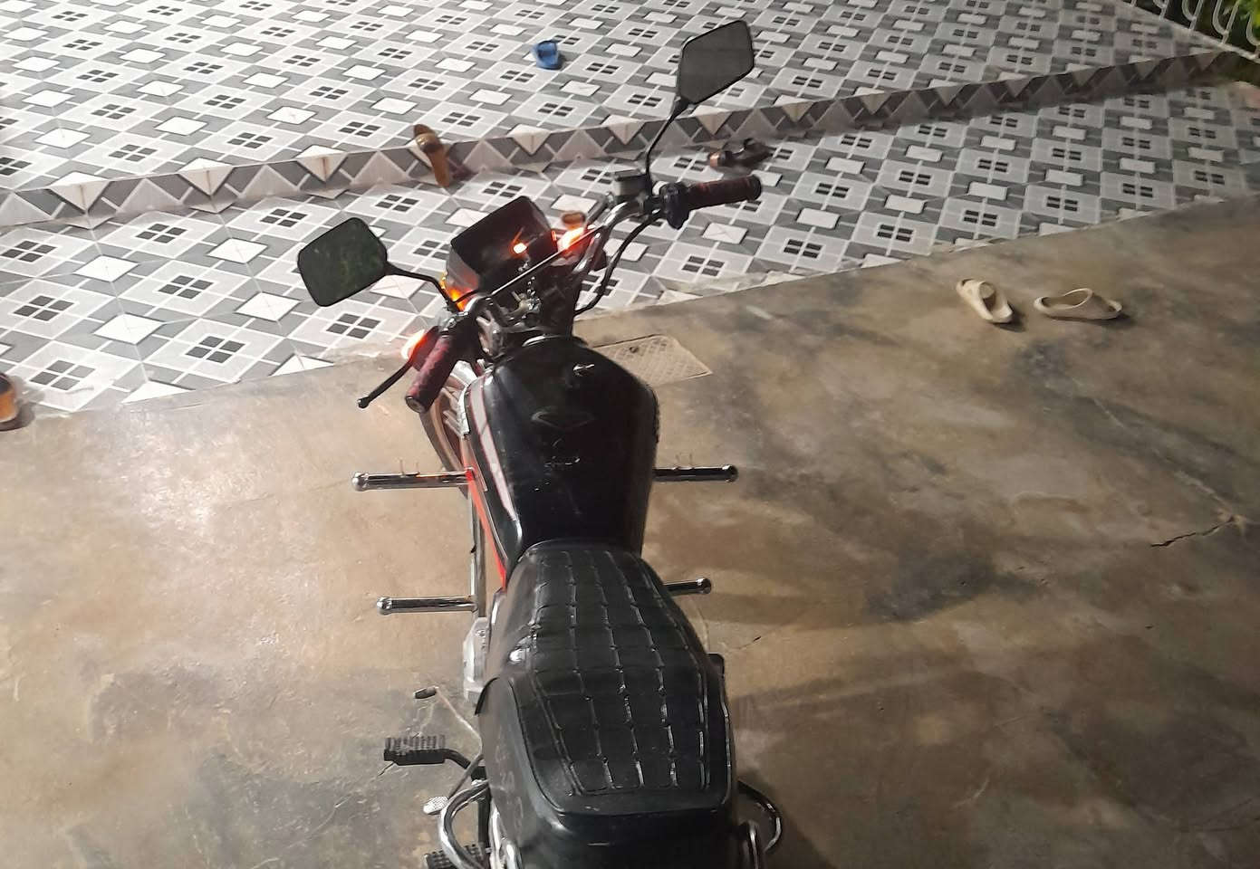 سلام عليكم
دراجه سيفان

موديل 2020

دراجه نضيفه مكفوله كفاله عامه

نكره سلف شلعه معدل

دراجه نضيفه خير من الله

سعر450 بي مجال

بيه أوراق كامله

مكان ديالى ناحية الوجيهيه

تواصل على هذا رقم 👇

***********
