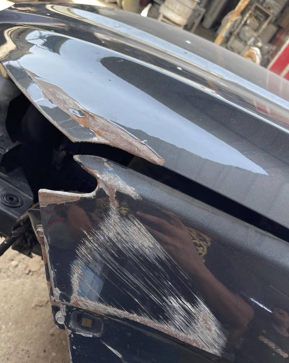 السلام عليكم كونا موديل ٢٢ وارد امريكي  رقم بغداد  حادثها فقط حافة البنيد وحافة الجاملغ بدون تبديل اي قطعه ليبل واحد وبدون ايرباك موضح بالصور ماشيه ٤٣ الف مايل  السعر ١٤٥ ورقه للتواصل ***********  واتس اب فقط… بغداد
