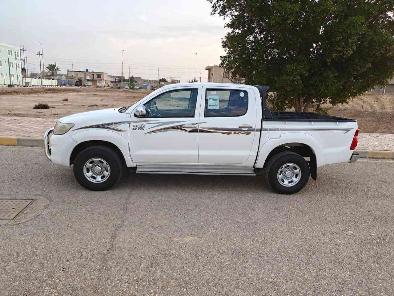 ٢٠١٥ فورويل بانزين كير اوتماتيك   مكفوله من الصبغ والتبديل بيها باردات ماشيه ١٨٧ مكينه شرط لاتنقيص ولاتبخير حداديه جديده قبل اسبوع مسويها تخم تاير رقم بغداد باسمي شخصيا هزه جديده سنويه جديده لل٢٠٣١ رقم انكليزي السعر ٢٢٢ وبيه مجال المكان كوت للاستفسار *********** الحال, واسط
