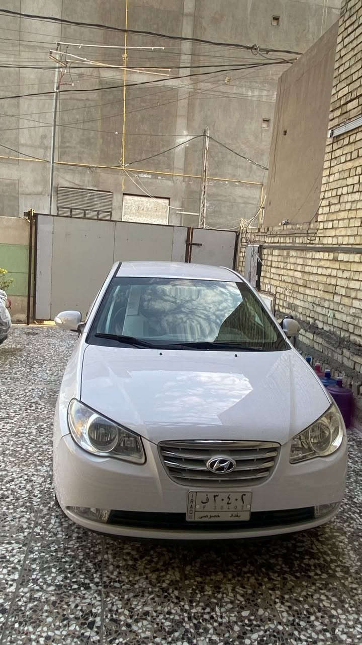 هندي النترا. موديل 2011 خليجي  محرك 1600 لون ابيض رقم بغداد مكاني. بالمنصور الي يحب يتصل ***********
