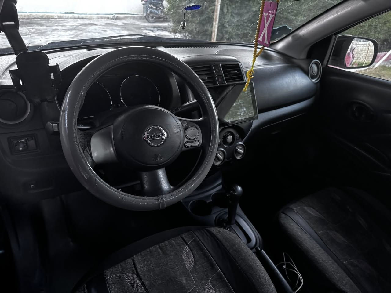 نيسان فيرسا وارد أمريكي موديل 2012 بغداد الرقم الدولي بسمي مصفره من كلشي توني محولهه بدون حادث طخات خفيفه مبينات بصور كير مكينه جدددد توني شادهن بعدهن بظمان تبريد ثلج تخم تايرجديد مناقصهه أي شي سعرهه 80 بيهه مجال ***********رحمه لهلكم اليشوف المنشور بس الشراي يتصل واني بلخدمه
