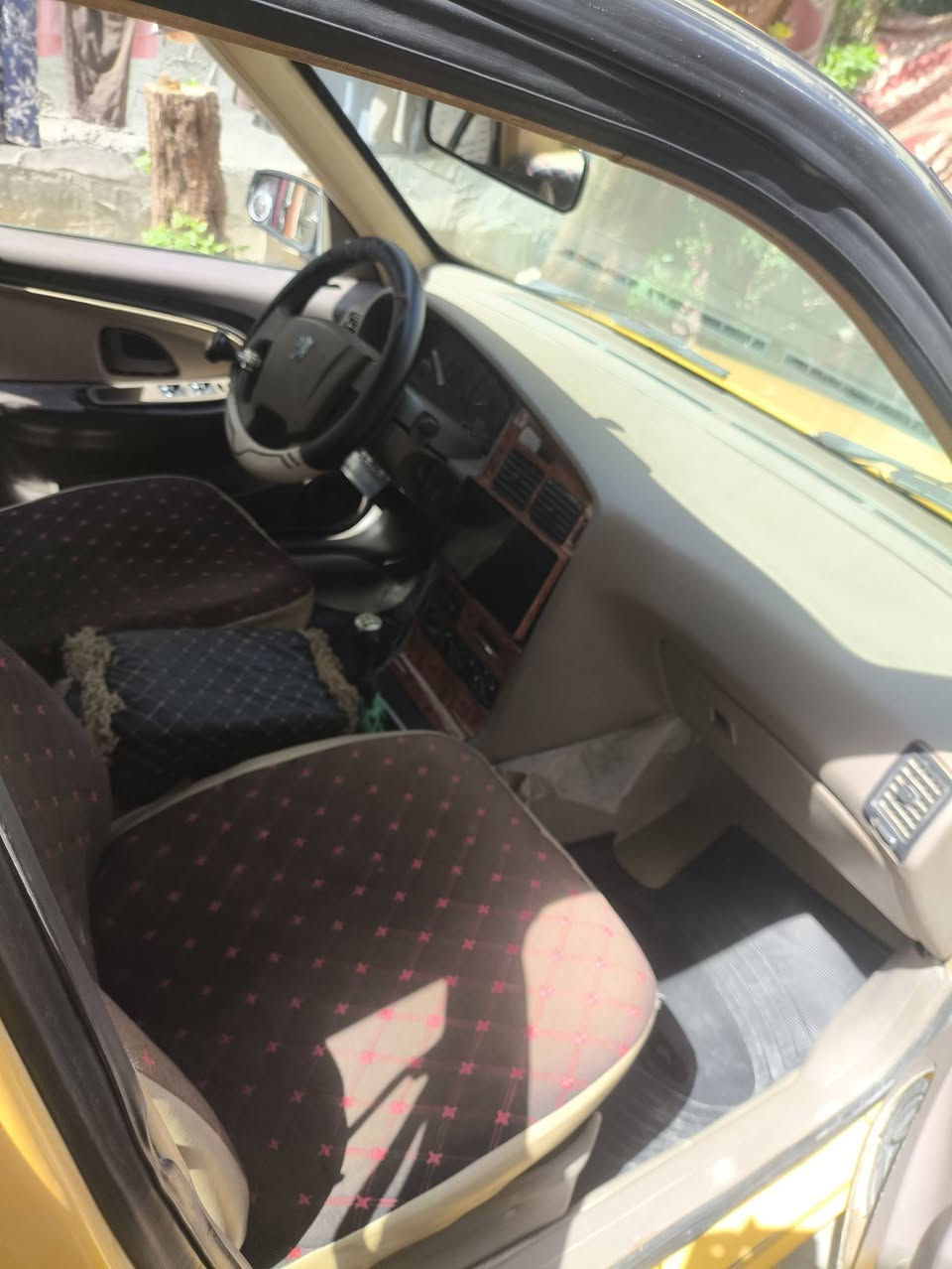 سلام عليكم بيجو للبيع مديل 16 لسعر 40 وبيه مجال لسيارك كامله مكمله حدادي كله حداديي خلفي وأمام مكفوله كافاله عمه من عده قبق جنطه هيه مصفره وغرمات 100 عليه مكينه وكير بل جيس والله لعنوان.. كربلاء ماقابيل لجامعه مال فريحه ***********......***********
