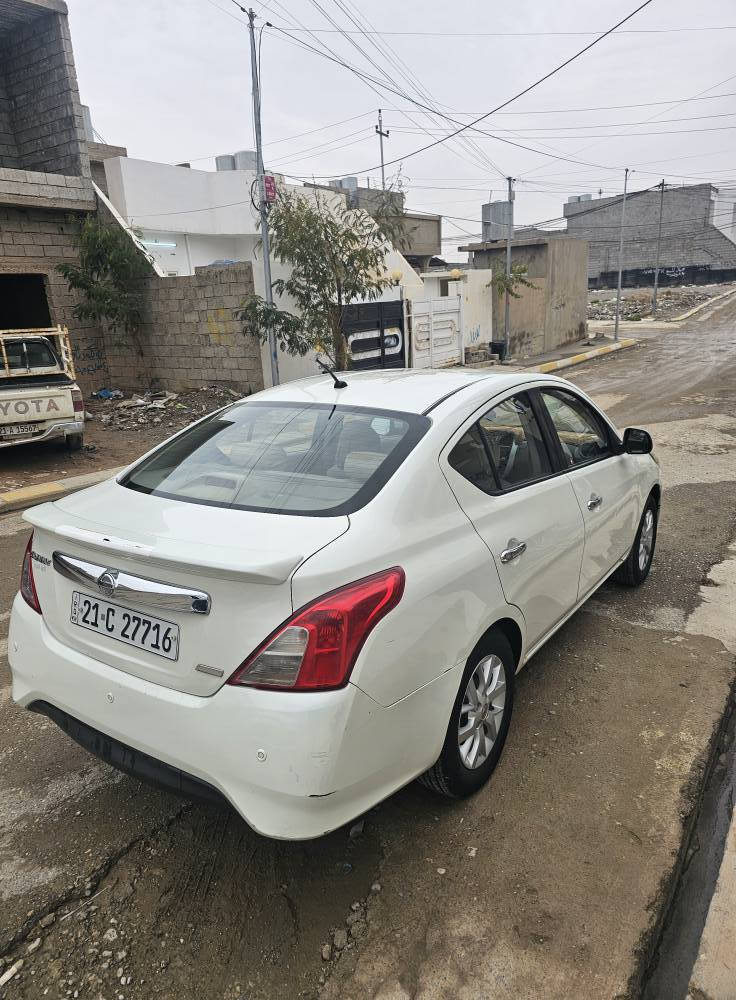 نيسان صني هندي مواصفات خليجي 
موديل ٢٠١٦ 
سيارا بلاد بصمة وباب الامامي وصندوق بصمة 
دبل كيج تبريد لمس
بي بطاقة بانزين 
سنوية بسمي 
ويل كروم  
مكان السيارا كركوك شوراو 
ضرر ٣٠سم تعديل باب السايق وجاملغ سكن صبغ 
وجاملغ الامامي سايق بي تعديل  بدون ضربة 
*********** كركوك, العراق
