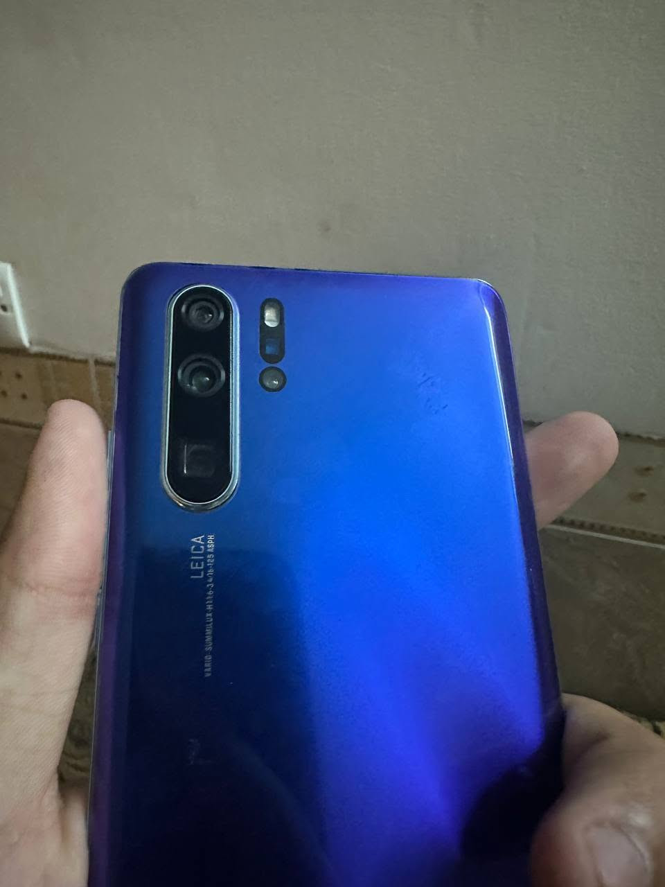 سلام عليكم 
هواوي p30 pro
ذاكرة 256
رام8
جهاز خير من الله
بي بس الطخه باسفل الشاشه ما مئثره عل لمس 
سعر 155 بي مجال
***********
