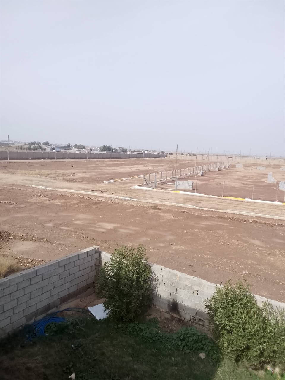 بشره ساره❤️🫶تتوفر لدينا قطع ارضي للبيع مجاور منطقه سكنيه منطقة الزوراء قرب مقبرة المسيح قرب الشارع السياحي يم منطقة السعاده متوفر مي +كهرباء + رصيف+مجاري معه كافة الخدمات السعار تبدي من 6 مليون سعر 100 متر الى 8  مليون  ومتوفر 25 مليون ومتوفر نضام اقساط بمقده نص وقساط مريح طابو صرف ماسلم ولاربع ال تاخذ سند بيدك منقطه سكنيه مسافة 100 متر مستوصف طبي كامل خدمات  لاستفسار اكثر الاتصال ع ارقام تاليه من ساعه 10صبح ل10 بليل
*********** أبو فاطمه
*********** أبو فهد
*********** منتظر العكيلي
