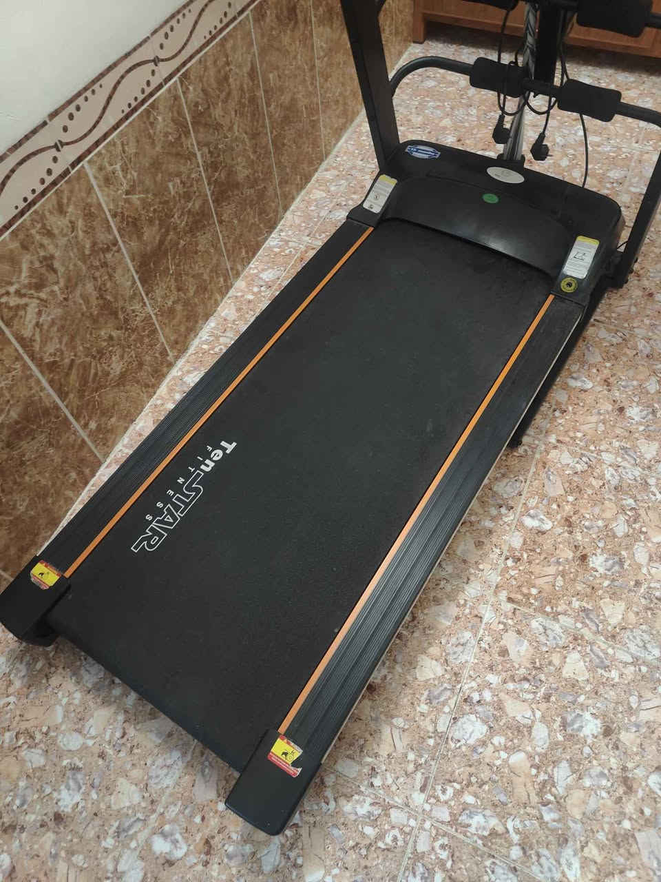 السلام عليكم 
جهاز كارديو
بحالة الشركة و بدون عيب لامفتوح ولامصلح
يتحمل وزن حسب ماادري من١٥٠الى٢٠٠كيلو
بي نضام هزاز و نضام جبلي و الجگ مالته هم مابي عيب
نهايته من الاخير ٢٠٠دولار رجاء مو شراي لاتعامل الجديد مالته تقريبا٤٠٠دولار
مكاني كركوك قرب بزار ستي كركوك, العراق


**إذا كنت صاحب هذا الإعلان وتريد حذفه لأي سبب، رجاءا أرسل رسالة إلى الدعم الفني**