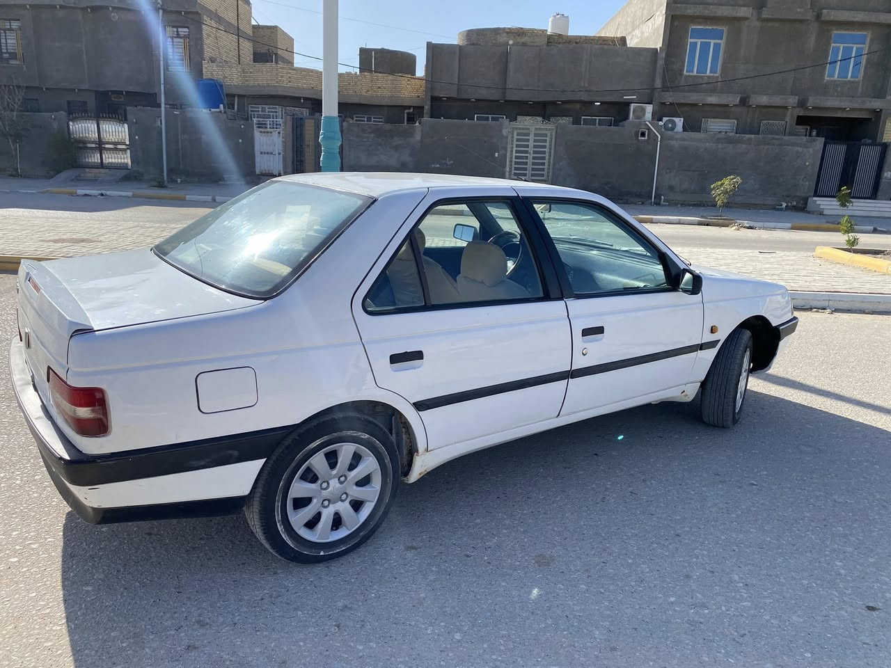 ‏سلام عليكم بيجو 405 موديل 2011 سيارة مكفولة من ضربة كير و ومكينه تبريد شرط السعر35هذارقمي *********** متواصل ع الفيس
