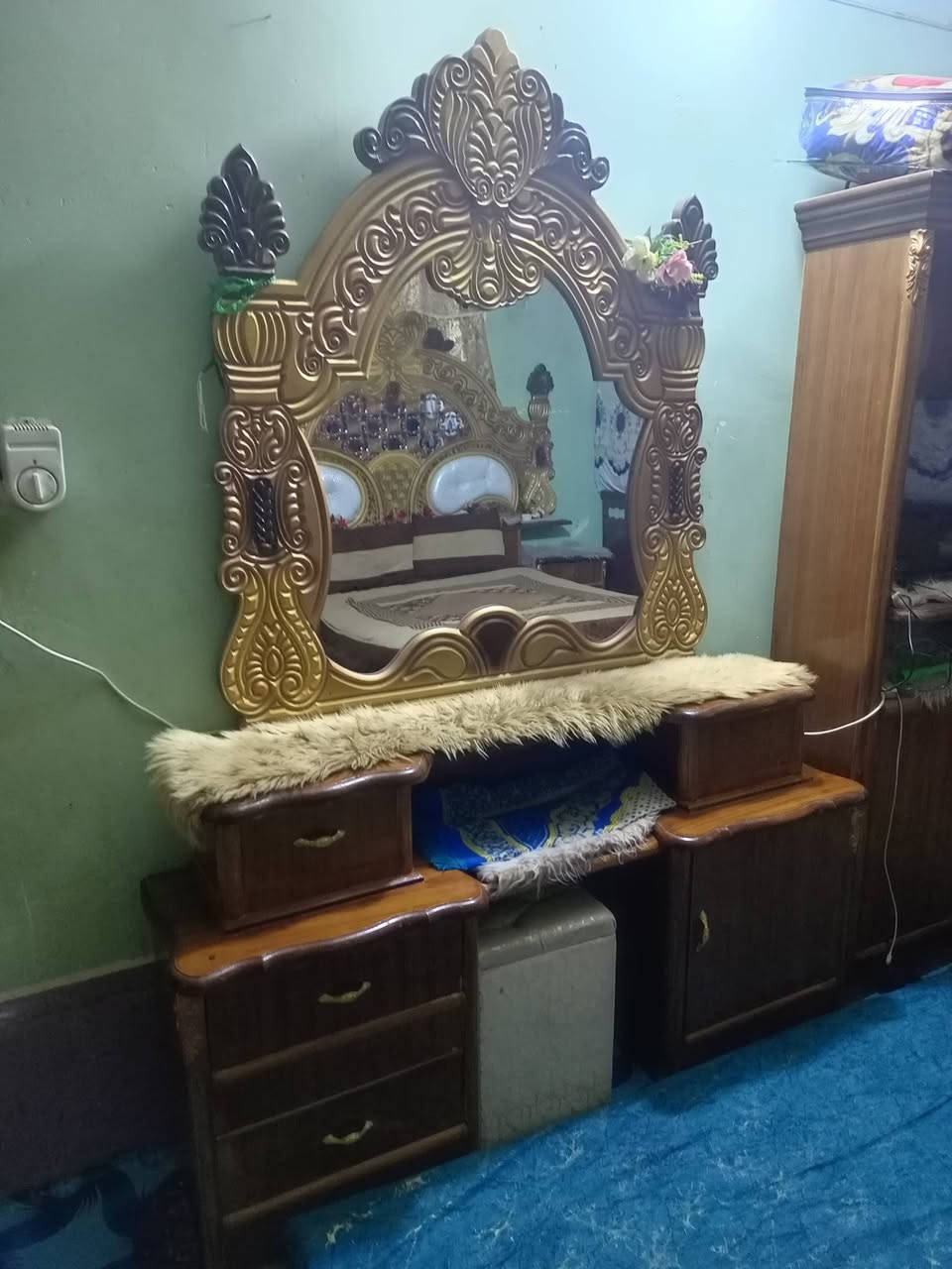 سلام عليكم يوجد غرفه نوم احطاطه نضيفه وجديده سعر مليون وبيه مجال العنوان ابو طيبان  ويوجد توصيل ***********
