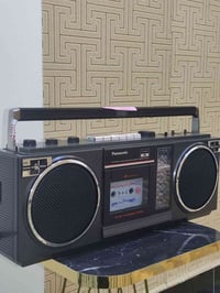 مسجل راديو باناسوك ياباني للبيع جهاز جدا جدا نضيف يوجد اف ام سحب ممتاز...