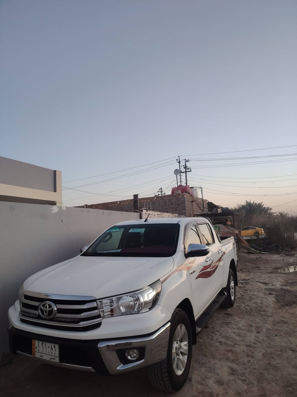 سلام عليكم هايلوكس فورويل ساز كفاله عامه من شخط ومن بارد ماشيه 170 حقيقي كير اوته ماتيك رقم مثنى ***********)
مكان الحمزه الشرقي وموجود ومراوس بيكم فقط
