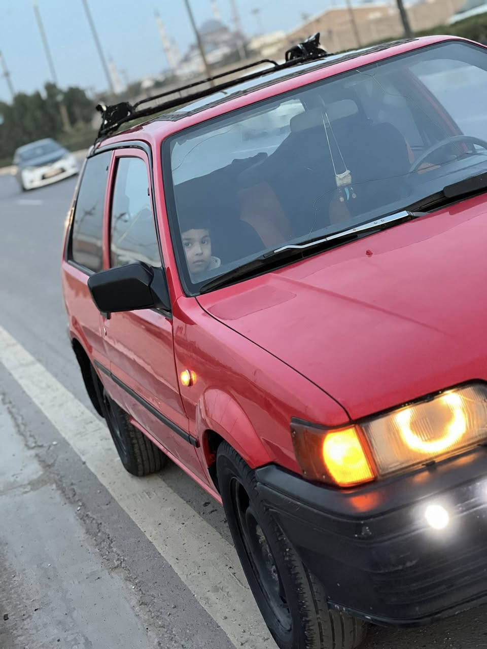 بيع سياره سني موديل 93تك باب اوربيه السعر 35وبيه مجال رقم الهاتف***********رقم الثاني***********
