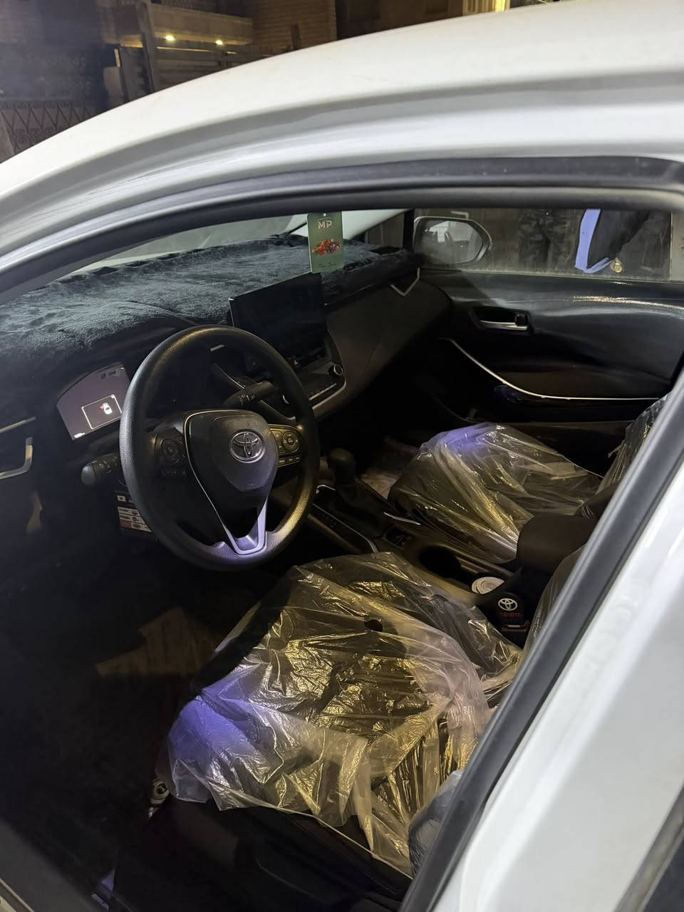 السلام عليكم
كورولا 2024 هايبرد شكل الخليجي 
مكفولة كفالة عامة
ماشية 9 
رقم بغداد 
مواصفات سيارة لايت اوتو زينون 
رادار امامي 
شاشة كامرة 
هايبرد 
تحديد مسار 
وبعد مواصفاتة معروفة 
السعر 153 وبي مجال 
مكان السيارة بغداد المنصور 
سونار موجود 
***********
