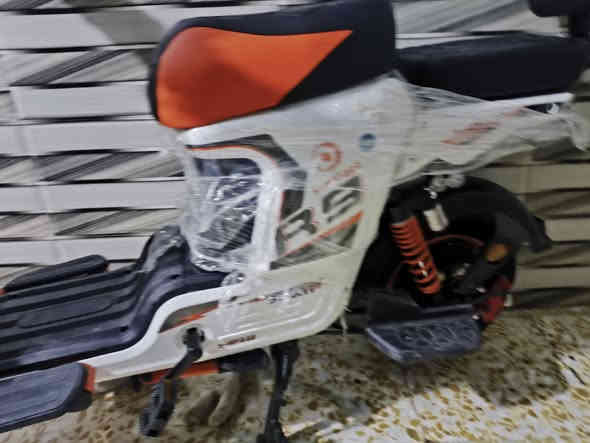 سلام عليكم دراجه شحن ار 9 جديده اليوم طالع من معرض وصل معرض موجود نضام رجوع الى الخلف ملف الفين بطاريات 5 موديل 2025 دبل اشاره يمنه او يسره سرعه 99 وياه سويجين او بصمتين او كارتين بصمه تشغيل عن بعد  كلوب عالي وناصي  نشرات نضافه 100/100 شرط بضمان وين ماتريد تفحصه افحص بيه هواي مواصفات فول واحد علئ واحد امبي ثري الامبيريه يمكن 32 سعره 650  مكاني بابل دبله قرب مركز الشرطه رقم الهاتف ***********
