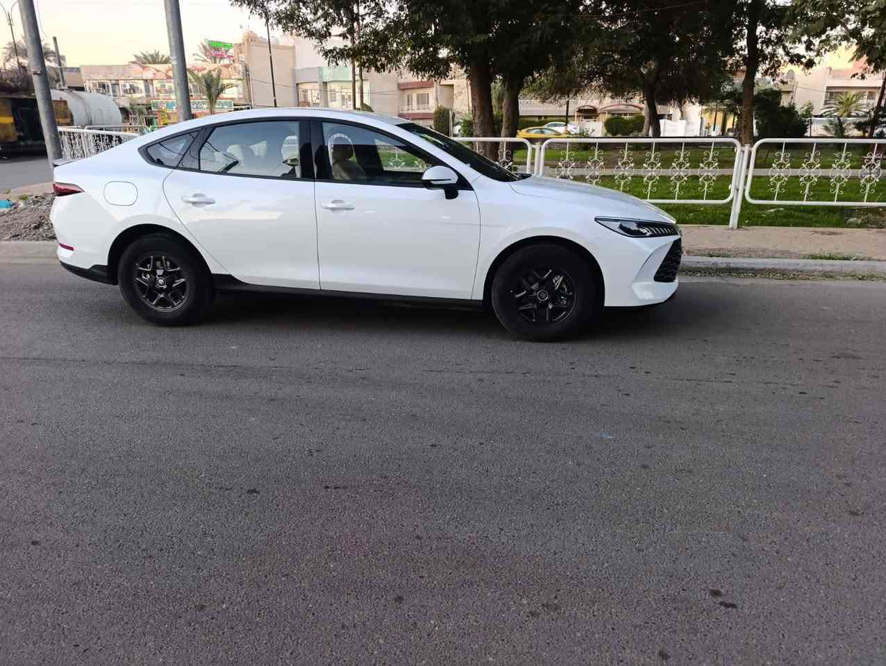 السلام عليكم جن بلاس كامل موصفات ماشيه 2800 الف مرقم بغداد موديل 25 عظميه سبع ابكار ***********
