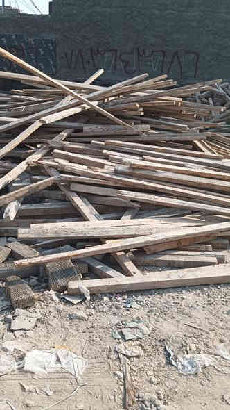 السلام عليكم خشب للبيع كميه كبيره شكد متريد موجود دوكه سير درابي ***********
