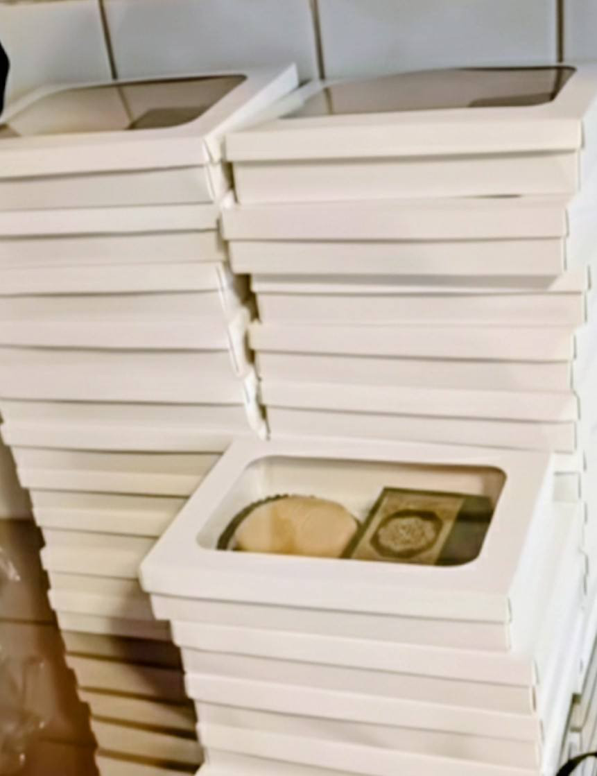 #تربةكربلاء
يالله السلام عليكم ورحمة الله وبركاتة
زبائننا الكرام بمناسبة قدوم اشهر الطاعات 
الى اصحاب الثوابات والمناسبات واصحاب البيجات والمحلات كافة مستعدون لتجهيز كميات كبيرة من هذه الهداية ومن اشكال والوان مختلفة حسب طلب الزبون
للطلب والاستفسار *********** بي واتساب
