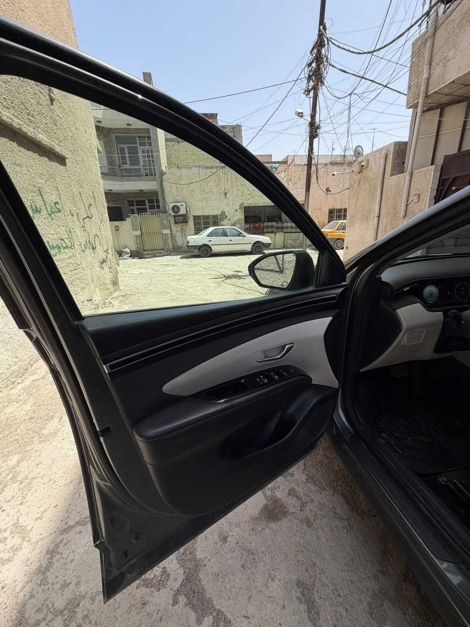 السلام عليكم توكسان موديل 2022وارد امريكي صور حادث موجودا مواصفات مكينه ٢٥٠٠ جي دي اي 
فوريل 
فتحه
بصمه
دخول ذكي
رادار جانبي 
رادر خلفي
رادر امامي
سياقه ذاتيه 
تشغيل عن بعد 
شاشه مدعومه كاربلاي 
شاشات ديجتال 
شاشه تبريد لمس 
داخل لونين 
اوتو هولد 
شحن للاسلكي
سايد بريك كهرباء 
شاشه خلفيه دوار
جنطه كهرباء 
ويل ١٩ 
لايتات اوتو
ماشيه ١٥٠ الف
 رقم أربيل باسمي سياره عليها جيك جديد ادامه بلكات اصليه فيتمب اصلي نوزلات تنطيف مجاول ممتازه مابيها نقص غير فقط ترتيب الشكل الخارجي وفقط سعر السياره ١٦٥  ورقه


**إذا كنت صاحب هذا الإعلان وتريد حذفه لأي سبب، رجاءا أرسل رسالة إلى الدعم الفني**
