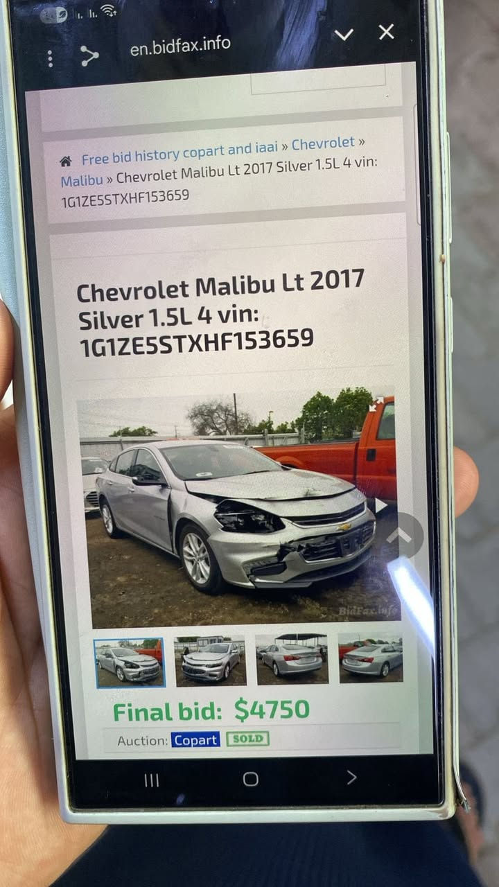 سياره ماليبوو مديل ١٧لون سلفرر حادثه بسيط مكينه تبريد كيرر مكفول  السعرر 82 رقم الهاتف ***********
