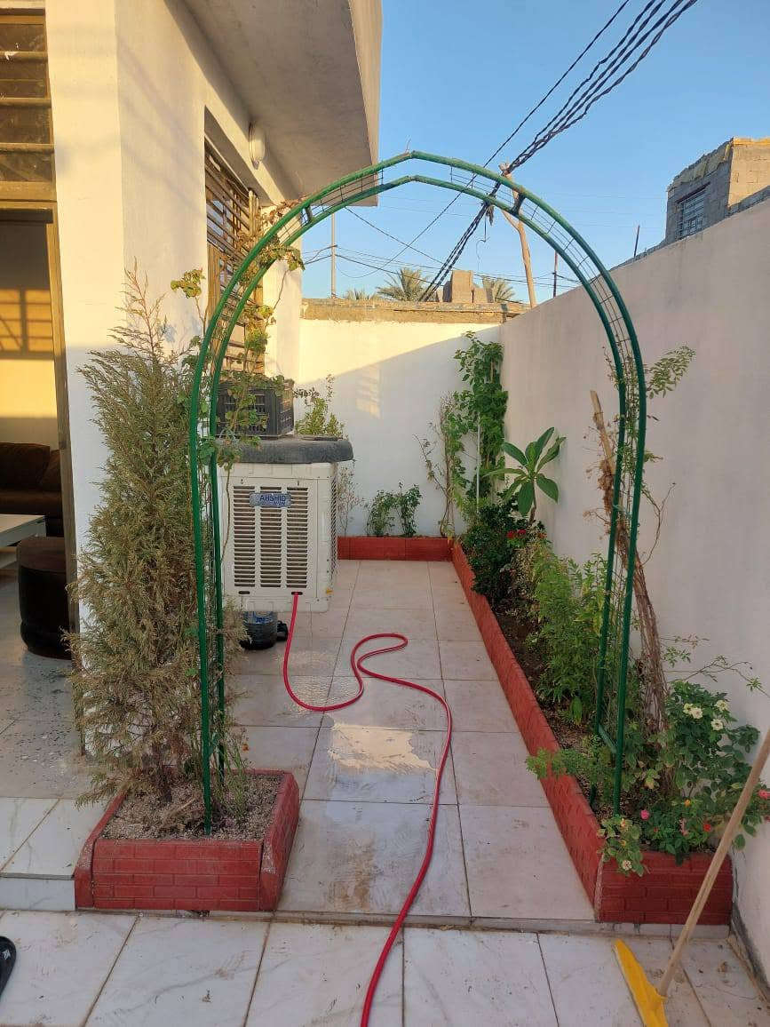بيت مساحة 100 مربع 10×10 منطقه الحر الرشديه 
سعر 52
 طابو زراعي 25 صرف اقرار محكمة  يباع مع كاونتر تفصال ومعرض وثلاجة حجم كبير 
التفاصيل: 
بلوك عتبه  درجه اولى 
والارضيه كرانيت
المكان 
الرشديه البزل. الثاني يبعد عن الامام الحر كيلو 
وعن الامامين ع 6 كيلو
خدمات كامله  كلشي متوفر

 بناء حديث سنه ونص
غرفه وصاله ومطبخ واستقبال وطارمه وصحيات 
وترك خلف البيت
 
والبيت فارغ غير مسكون
وقرار محكمه تتكاتب وي ابو الاقرار نفسه هو هم محامي ابو الاقرار  للعلم البيت
***********
اذا مراوس ويه بيت ع طريق طويريج. يرهم
