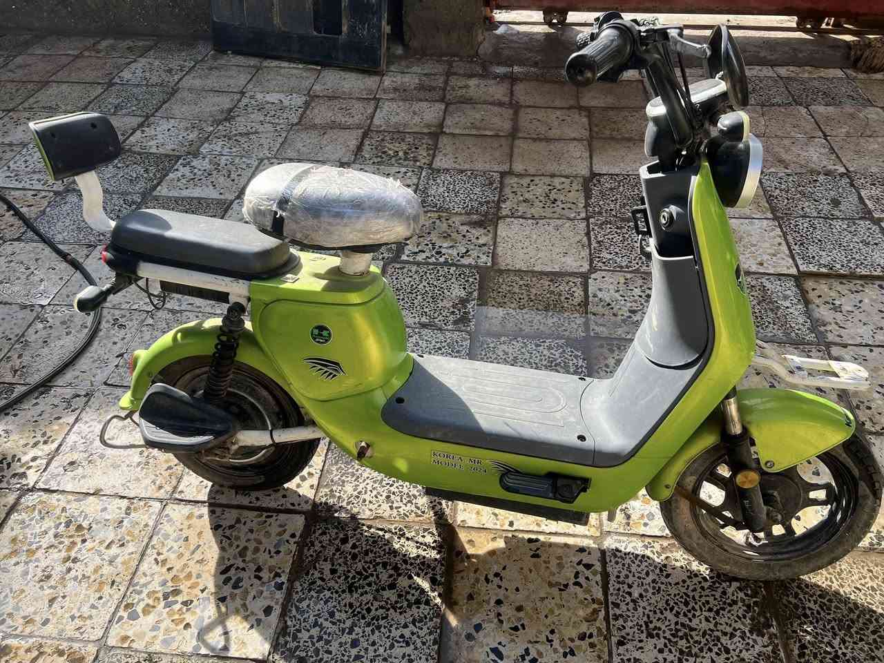 السلام عليكم دراجه شحن كوري 2024 للبيع دراجه نضيفه باتريات جديده السعر  175  ..***********
