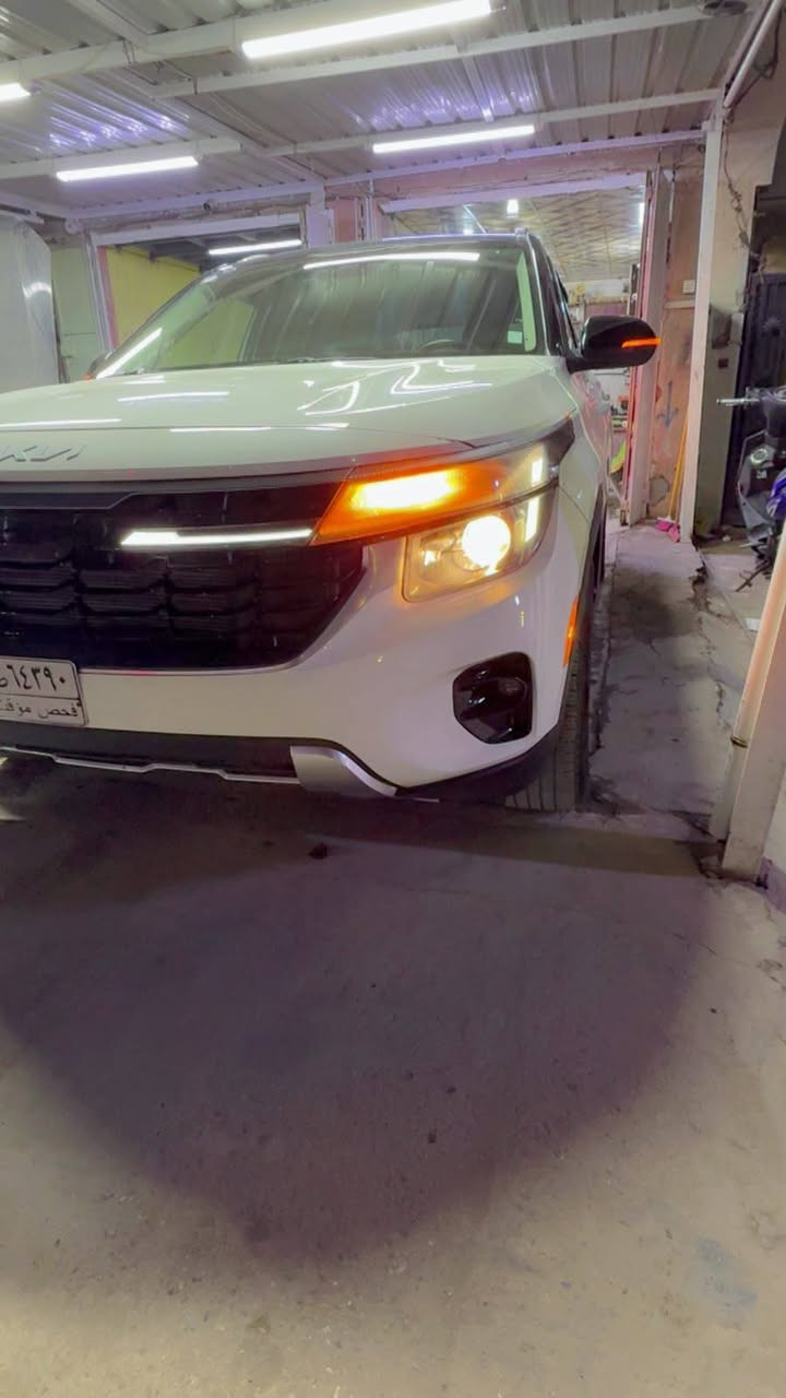 2024 KIA Seltos, S
@إشارة 
🔥 كيا سيلتوس 2024  | نص مواصفات 
✔️ تو كلر 
✔️ مكانه بغداد الامين الثانية 
✔️ مكينة 2000 (المرغوب
✔️ داخلية  أسود
✔️ شاشة كبيرة تدعم Apple CarPlay
✔️ رادارات + تحديد مسار + نقطة عمياء
✔️ وكاميرا
✔️ إشارات بالمرايا
✔️ ماشية 34 الف 
✔️ حادثه مرفق بلصوره تبديل دعاميه فقط نفس اللون 
💰 السعر: 155 وبيه مجال 
📞 للاستفسار: ***********
