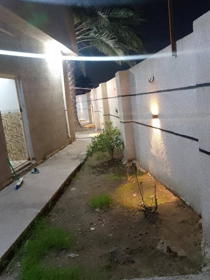 بيت للبيع في الصابيات قرب جسر الدوار في القريه الزراعي  البيت مساحته 200 متر واقح حال السعر 80 مليون
***********
