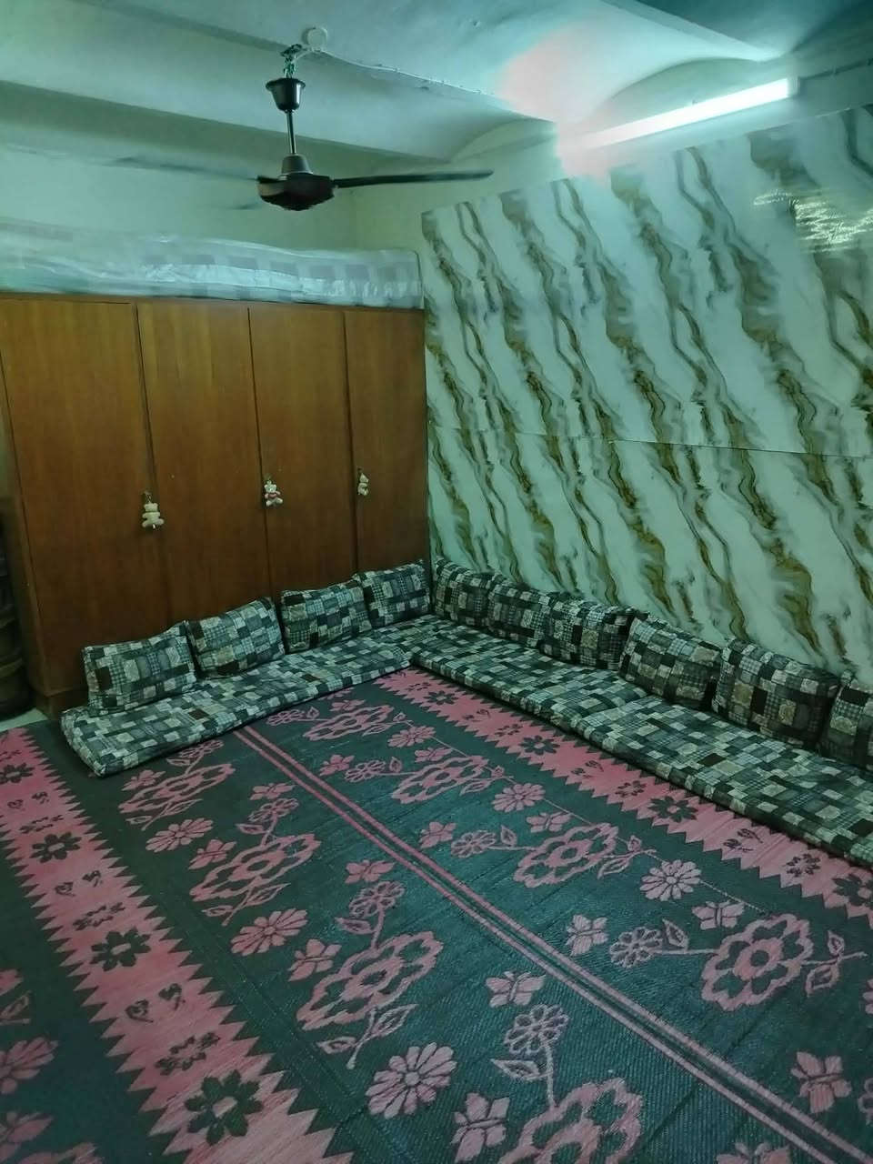 دار للبيع منطقه المياه باب البيض مساحتو 72متر3غرف وحمام وصحيات بأسم صاحب الدارللاستفسار***********
