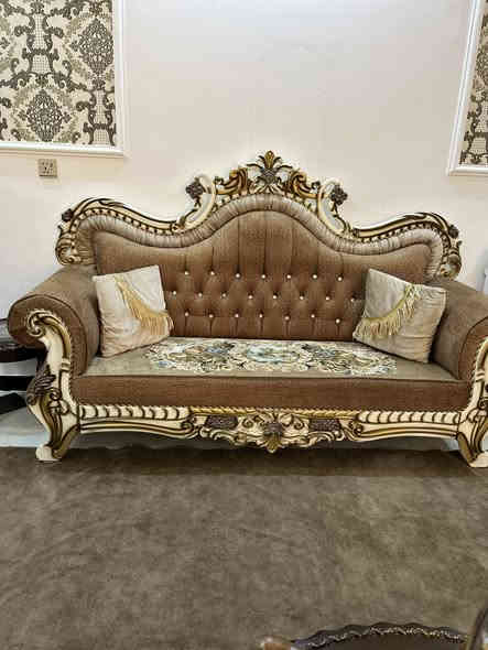 تخم للبيع ١٣ مقعدالسعر ٧٥٠ وبي مجال بسيط العنوان حي الجهاد المكاسب رقم الهاتف ***********
