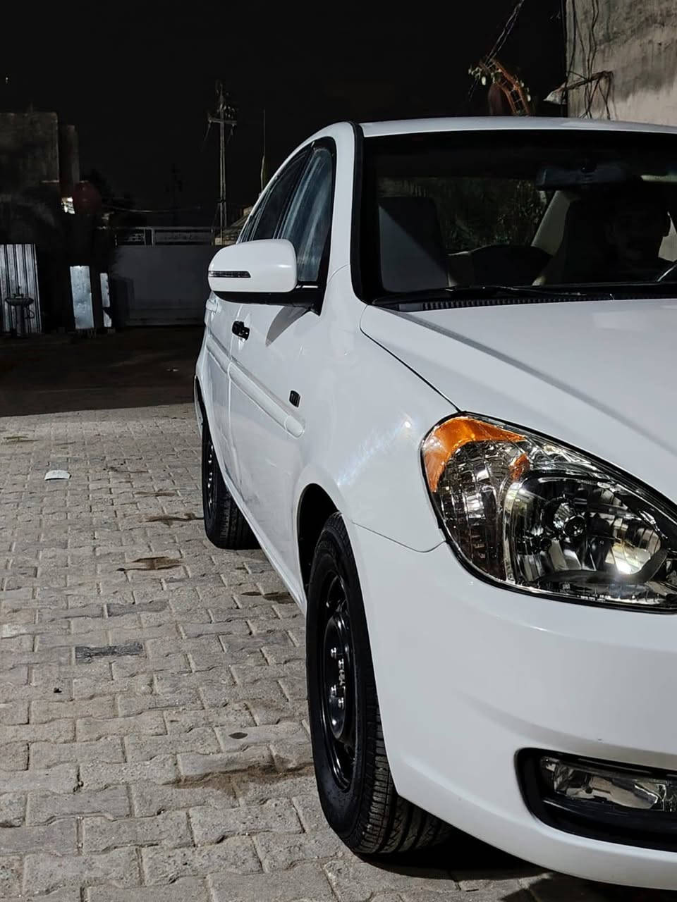 سلام عليكم 
اكسنت 2011 
بيها صبغ قطعتين رقم اربيل وكاله بسمي 
سياره جاهزه تبريد فقط غاز السعر 90
وبيهه مجال للشراي خاص مااجاوب هاذه رقمي***********
