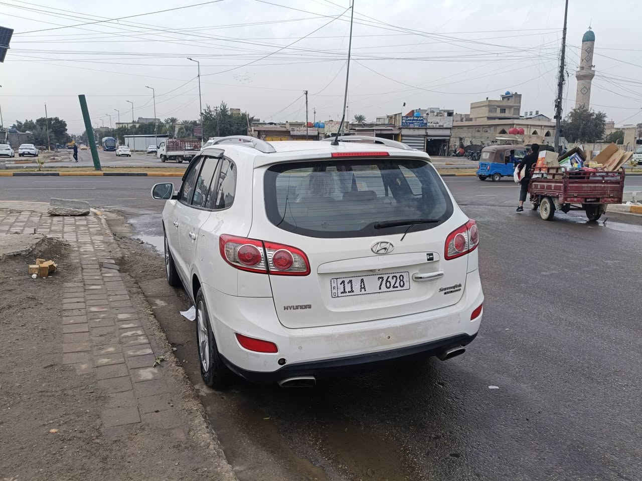 السلام عليكم سياره سنتافيا للبيع فقط 2011 محرك سته سونار موجود السعر 142 مكان السياره بغداد باسمي رقم جديد وهزه جديده الشراي يخابر ***********
