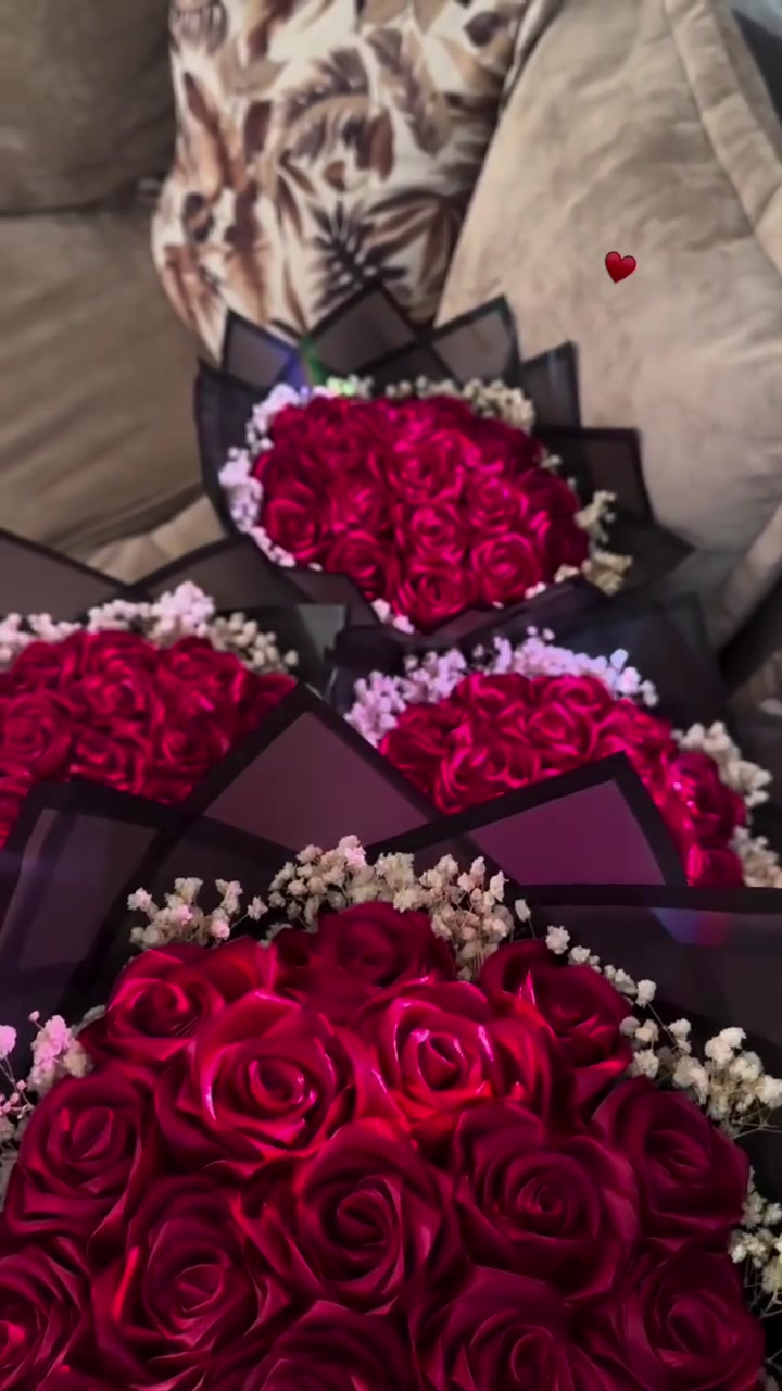 بوكي ورد شغلي حسب طلب الزبونة 👌🏻❤️✨
اي شكل للبوكي يتنفذ حسب طلبكم 🥹❤️
للـحجز والاستفسار مراسلة 
واتساب: ***********
انـستا : tamara_rose8
 #باقات_ورد_حسب_الطلب 🥹❤️✨
#موصل_نينوى👋🏻❤️
مراسلة انـستا او واتساب 👍🏻✨
#tamara_rose8
