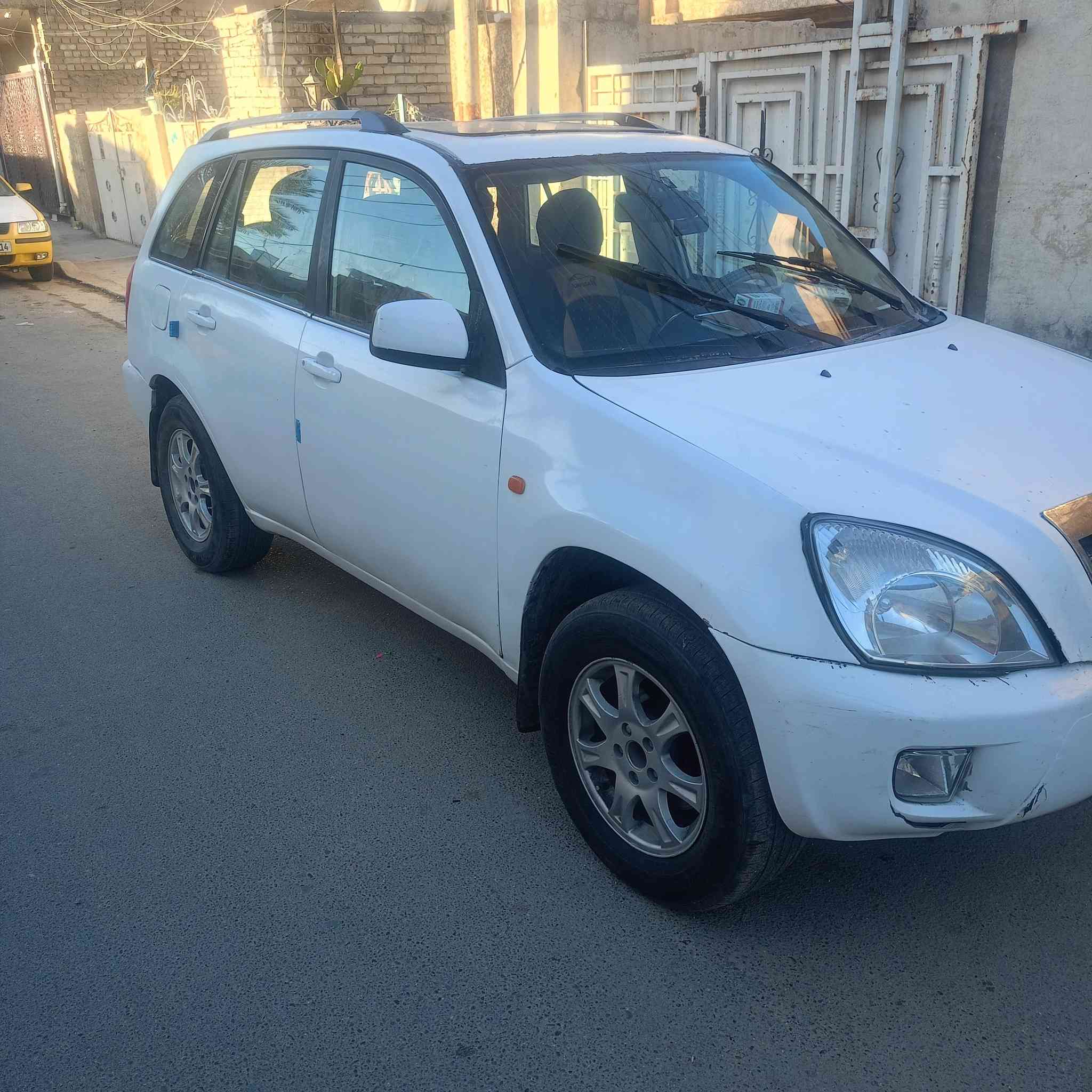 السلام عليكم 
تيكو موديل 2012 الشكل القديم 
محرك وكير كورلا 1800 مكفولات 
السيارة مصبوغة حزام شبيها ضربة ما اعرف اخذتها حزام وابيعها حزام 
كهربائيات تبريد كلة شغال باتري جديد صدر خلفي جديد تخم تاير جديد 
شاشة اندرويد كامرا خلفية حساس رجوع 
للبيع مكانها بغداد الشعب 
رايدها 52وبيها مجال بسيط


**إذا كنت صاحب هذا الإعلان وتريد حذفه لأي سبب، رجاءا أرسل رسالة إلى الدعم الفني**