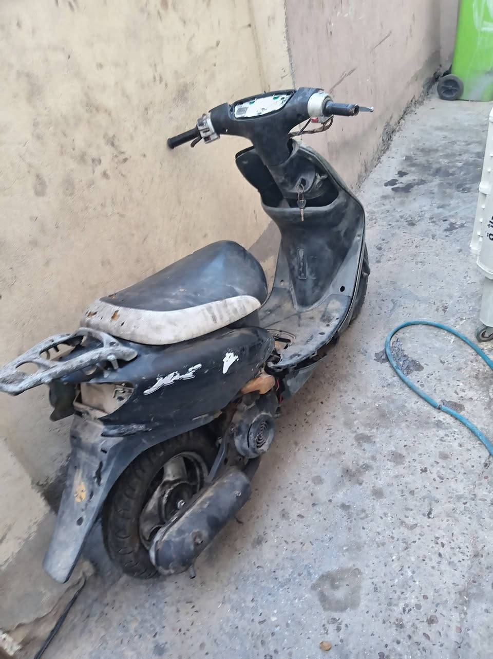 سلام عليكم عصفوريه البيع دراجه شغاله مكينه ما بيه شي السعر ٧٠ مكاني بغداد الدوره


**إذا كنت صاحب هذا الإعلان وتريد حذفه لأي سبب، رجاءا أرسل رسالة إلى الدعم الفني**