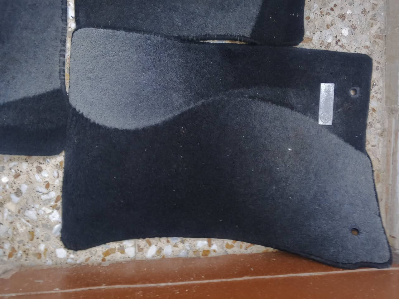 السلام عليكم غراض مارسدس   سبير اصلي زيرو + ارضيات مارسدس يابانيات جدد + لدات علامه مارسدس + كبات AMG+ ستدات بلاديه يرهم جميع مارسدس +جك اصلي شرط ويا تكايه زيرو بعدهن + فيتبم AMG رياضي ياباني+   عده مال سياره وفيوزات وكتلوك 
اخوان خلي سعر بل يرضي الله وبل عافيه عليك مكاني بغداد 
للتواصل خاص او وتساب***********
