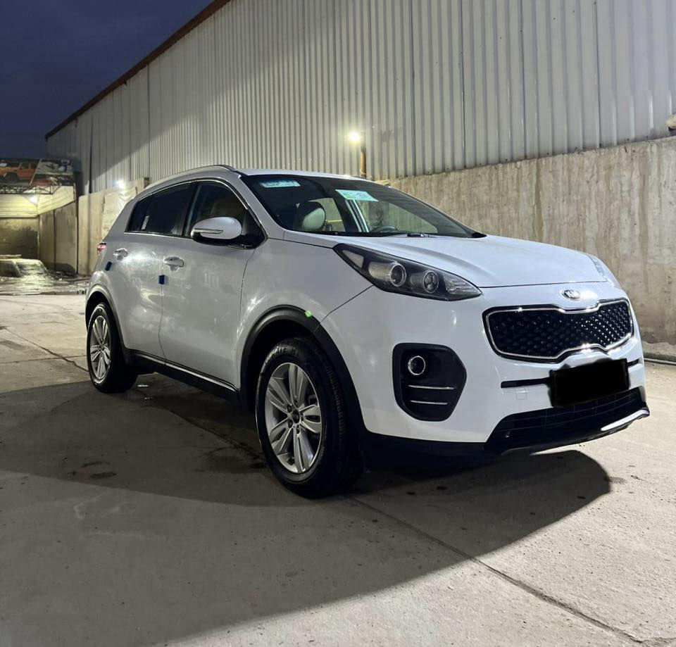 السلام عليكم
كيا سبورتج 2018 خليجي
ماشيه 106 
رقم اربيل انكليزي  تريد تحويل تريد وكاله
السياره بيها خشم البنيد فقط ونفسه مصلح ومصبوغ فقط فقطط
السياره مابيها اي ملاحضات 
سونار البارحه سويته وتريد تجي وتسوي سونار هم ماكو مشكله
غير البنيد مكفوله كفاله عامه والسياره كلش حلوه ونضيفه واحلى من الصور وتجي وتشوفها

محرك 2000 دوش
نص فول
مواصفات عاديه
سويج 
حساس امامي 
حساس خلفي
كامره خلفيه
وباقي المواصفات المعروفه
السعر 158
مكاني بابل حله
‭٠٧٨٦ ٣٩٠ ٣٧٥٦
