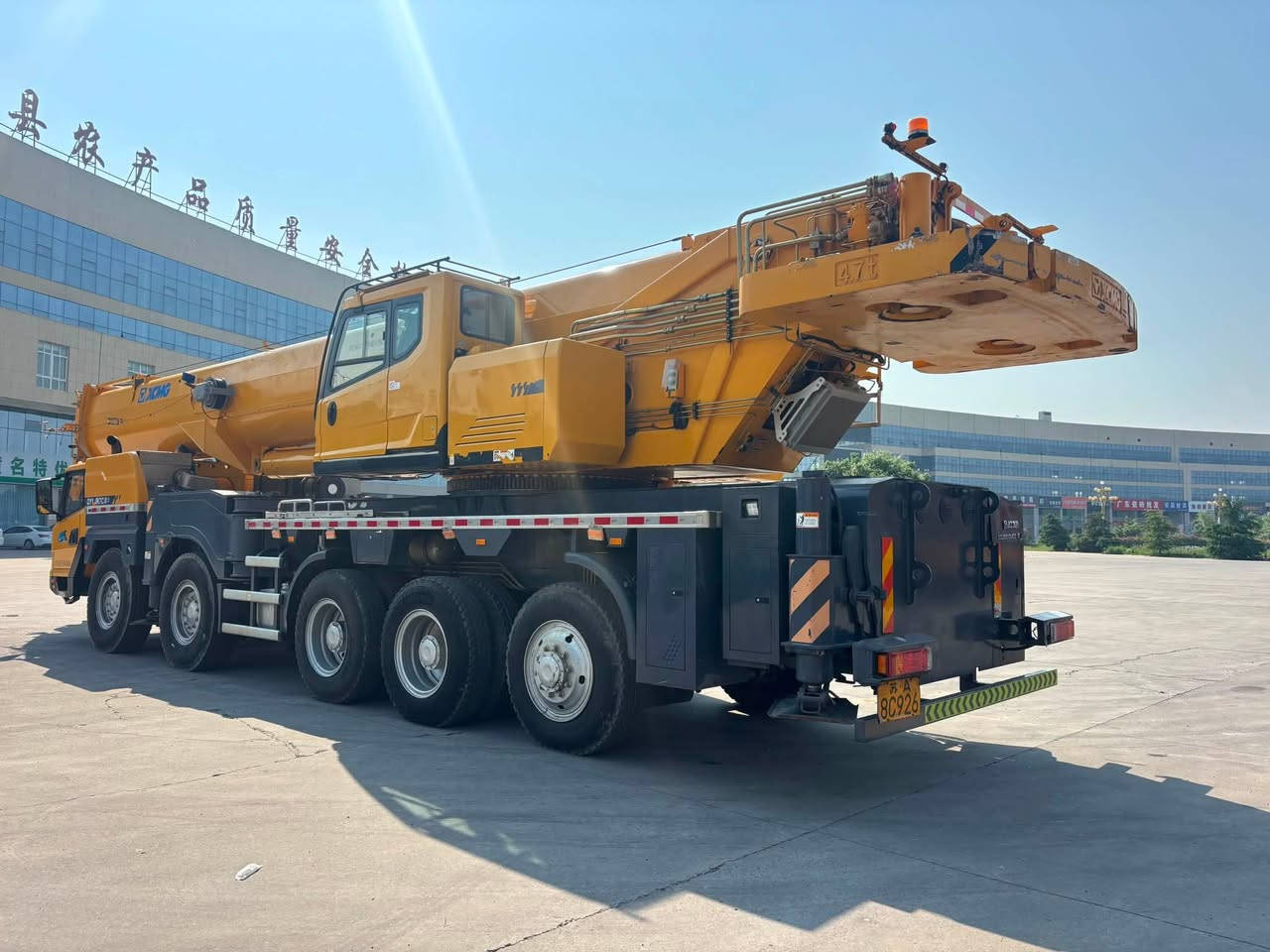 XCMG QY100K7C CRANE
For sale: 2022 XCMG QY100K7C crane, with a main boom of 75 meters and counterweight of 39 tons. 5-axle chassis, 3-axle drive, 3-axle steering. Excellent condition. 
Contact: +86 13526170326, 
Whatsapp: +86 13526170326 (Yang)
 #XCMG  #crane #起重机
بيع رافعة XCMG QY100K7C لعام 2022، ذو ذراع رئيسي طوله 75 مترًا ووزن التوزن 39 طنًا. ذات صارورة بخمس محاور، وثلاث محاور موجهة وثلاث محاور موجة. حالة سيارة رائعة. رقم الاتصال: +86 13526170326 Whatsapp: +86 13526170326 (يانغ)

Продается кран XCMG QY100K7C 2022 года выпуска. Главный стрела - 75 метров, противовес - 39 тонн. Шасси на 5 осях, 3 оси приводные, 3 оси управляемые. Машина в отличном состоянии. 
Телефон для связи: +86 13526170326 
Whatsapp: +86 13526170326 (Ян)


**إذا كنت صاحب هذا الإعلان وتريد حذفه لأي سبب، رجاءا أرسل رسالة إلى الدعم الفني**