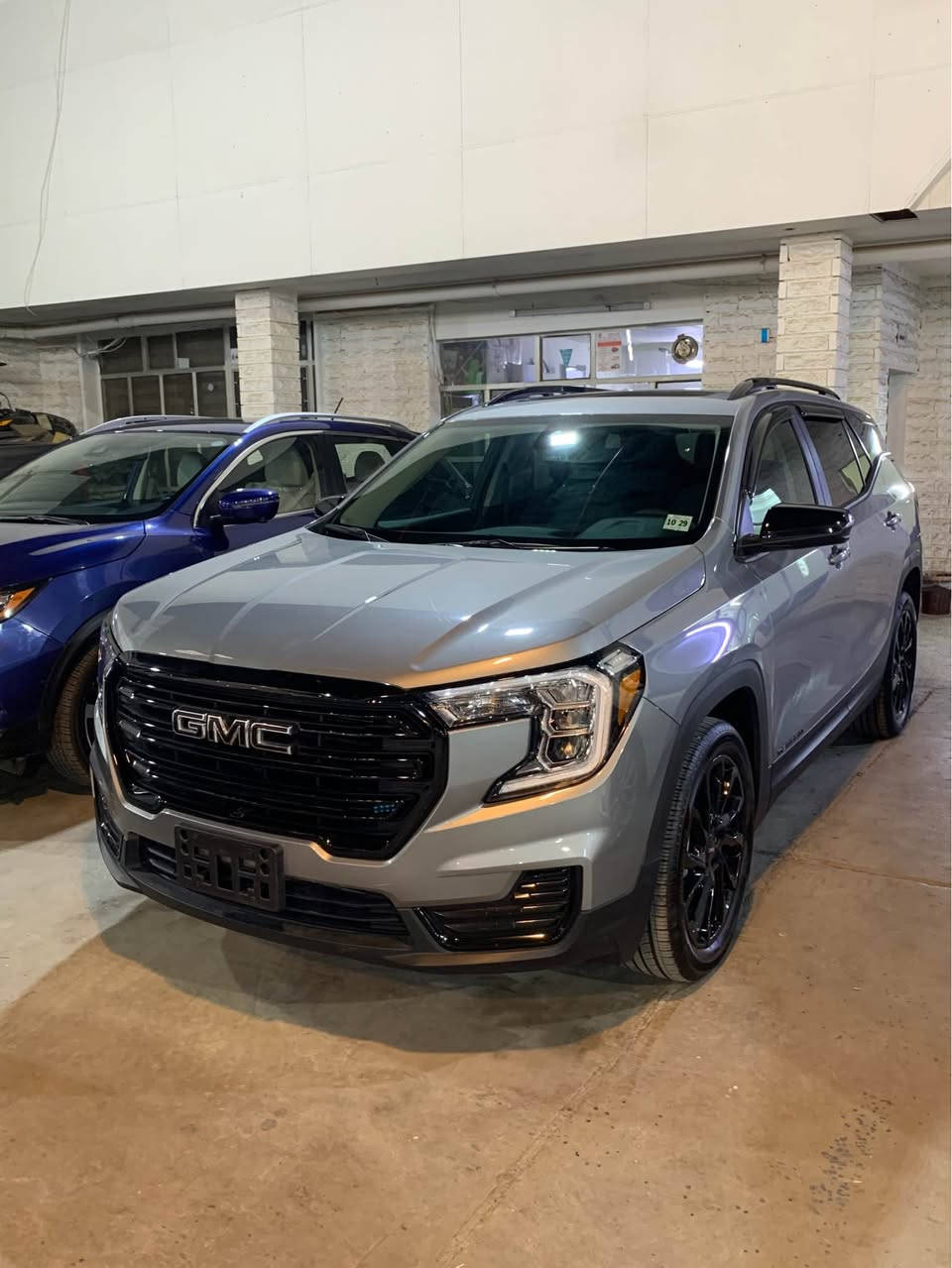 جيمسي تيران موديل ٢٠٢٤ مواصفات SLE بانورامة شغال ميفتاحين سيارة جاملغ سكن و باب سكن و باب ورا سكن صبغ بدون دواخل بدون ارباك سعر دفترين مجال واتساب
*********** أربيل, العراق
