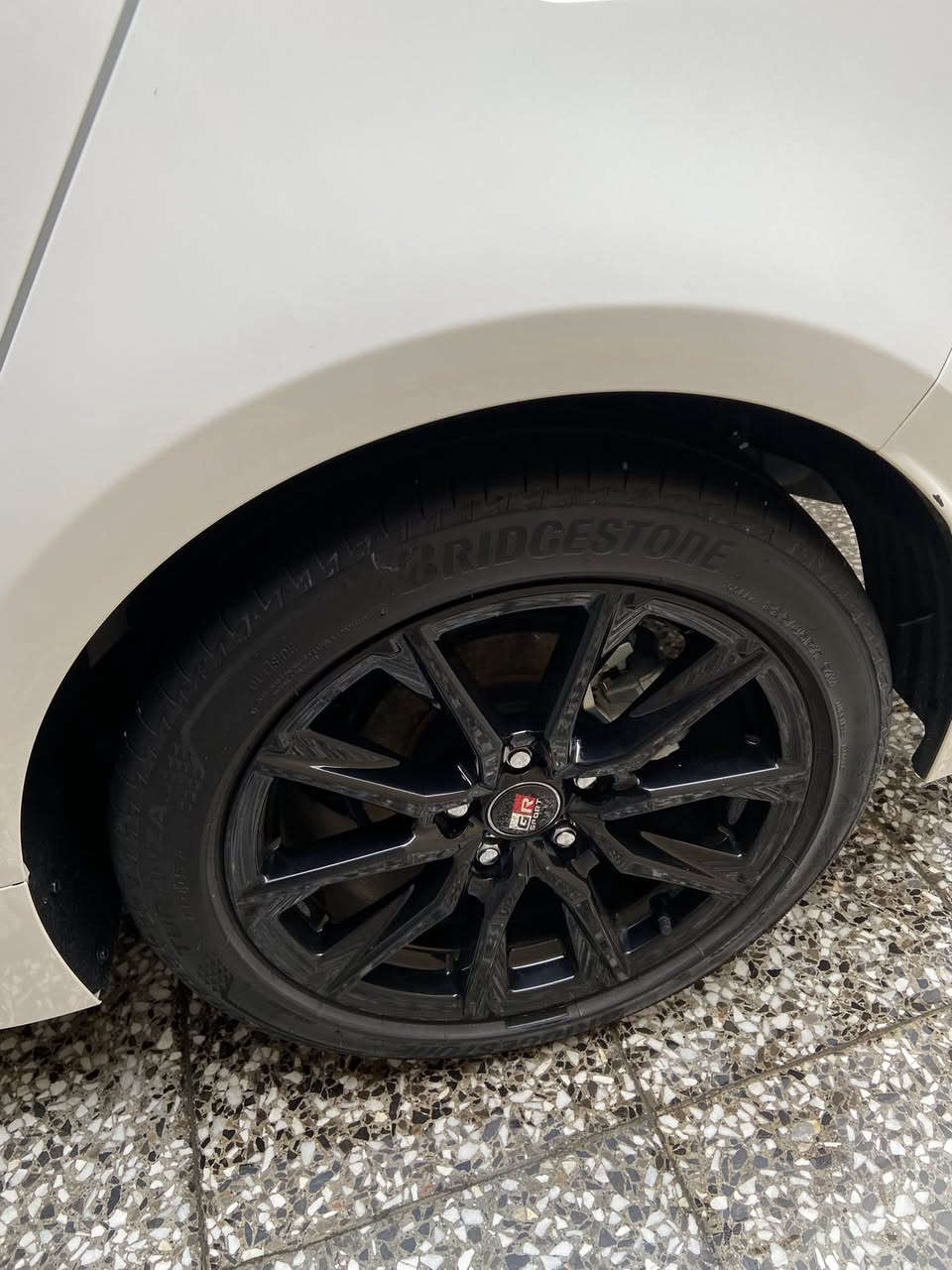 سلام عليكم
كورلا هايبرد 2025 S اغلى شكل واعلى فئه بلكورلا
مواصفات Gr بلاك ادشن 
كرسي كهرباء 3 حركات
بصمه 
فتحة 
داخل احمر
4 كامرات 
 تحكم ستيرن جهتين 
رادار امامي 
كشنات جلد 
جام اوتو 4 
شاشه ابل كار بلي 
لد امامي 
السيارة جديدة جدا باسمي ورقم بغداد
ماشية 9 الاف مكفولة كفاله عامه عدا رصعه مسحوبة Pdr بجاملغ الامامي 
رقمي ***********
