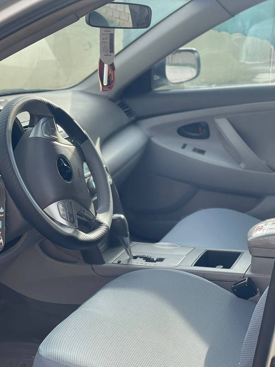 سلام عليكم*********** كامري موديل2011خليجي مواصفات GL رقم اربيل سنويه ورقم جديد شرط تحويل كير و محرك مكفول تخم تاير جديد حداديه جديد فقط قطعتين بخ بدون دواخل سونار موضح بالصور سعر115وبي مجال العنوان ديالی خانقين خناقين, ديالى
