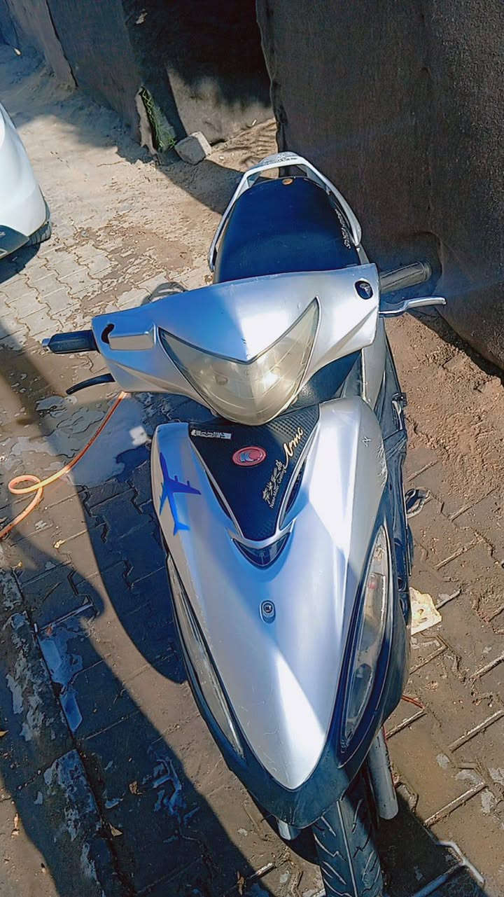 السلام عليكم
دراجه للبيع 
اشاير زنون رماش لد 
تخم تايرات جديد 
دراجه خير من الله 
صار سبوع من مجفته 
السعر 350 قفل 
مكاني نجف الاشرف 
الموشراي لايكسر بل سعر


**إذا كنت صاحب هذا الإعلان وتريد حذفه لأي سبب، رجاءا أرسل رسالة إلى الدعم الفني**